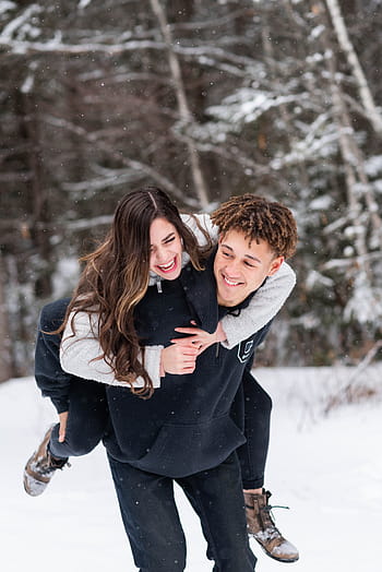 Snoqualmie Pass - A Snowy Engagement Shoot | www.joannamonger.com