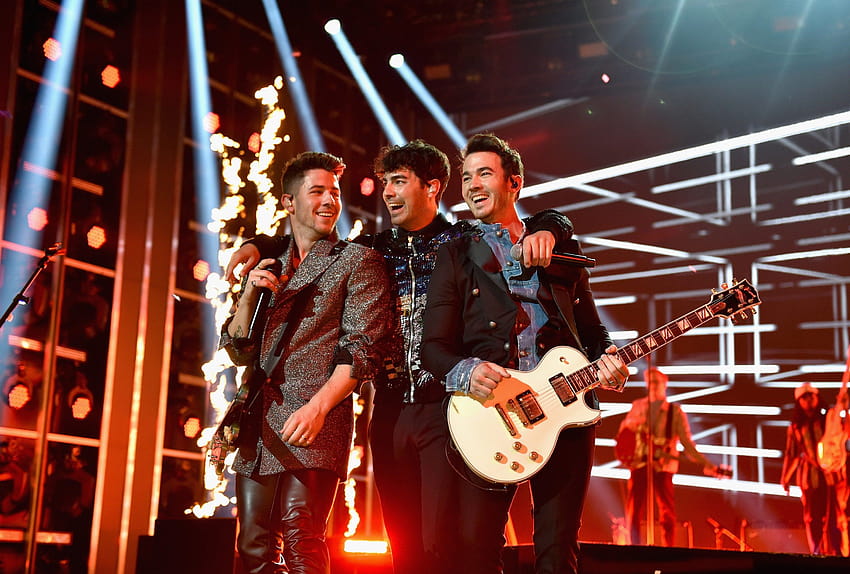 Jonas Brothers anunciam o lançamento do documentário “Chasing Happiness”, Jonas Brothers um pouco mais papel de parede HD