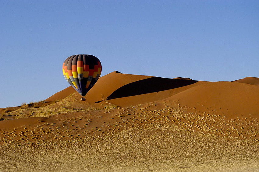 Experimente un safari en globo en el desierto de Namib, Namibia, globo del desierto fondo de pantalla