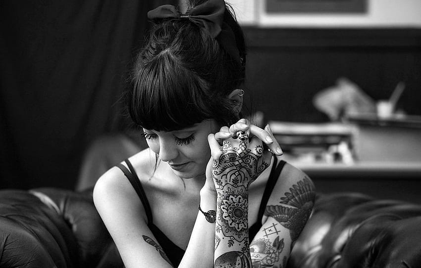Girl Woman Model Tattoo Brunette Black And White Tattoos Female B W Hannah Snowdon