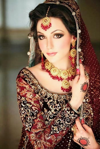 Beautiful Wedding Women | Indian bridal photos, Pakistani bridal, Indian bride  poses