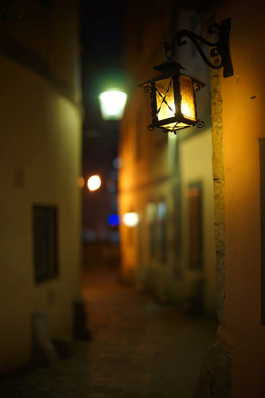 street lamp light and blur and backgrounds HD phone wallpaper