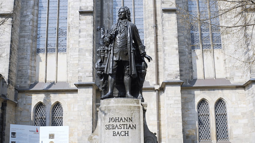 Johann Sebastian Bach statue, St. Thomas Church, Leipzig, Germany HD wallpaper
