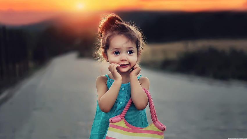 Cute Stylish Child Girl ❤ dla Ultra, stylowych dziewczyn Tapeta HD