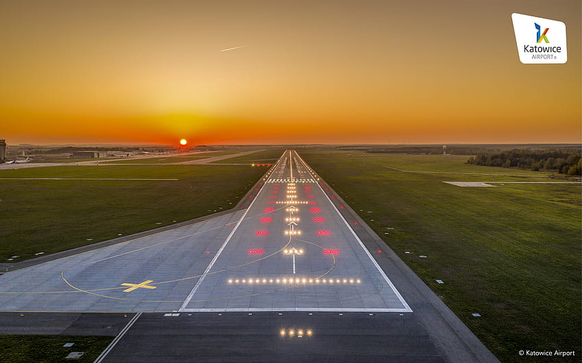 airport runway HD wallpaper
