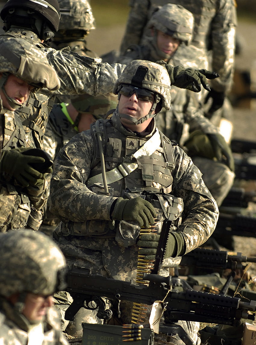 File:U.S. Army Soldiers assigned to 76th Infantry Brigade Combat Team, Indian Army National Guard fire 240 Bravo machine guns during mobilization training at the Camp Atterbury Joint Maneuver Training Center in 071214, national guard infantry HD phone wallpaper