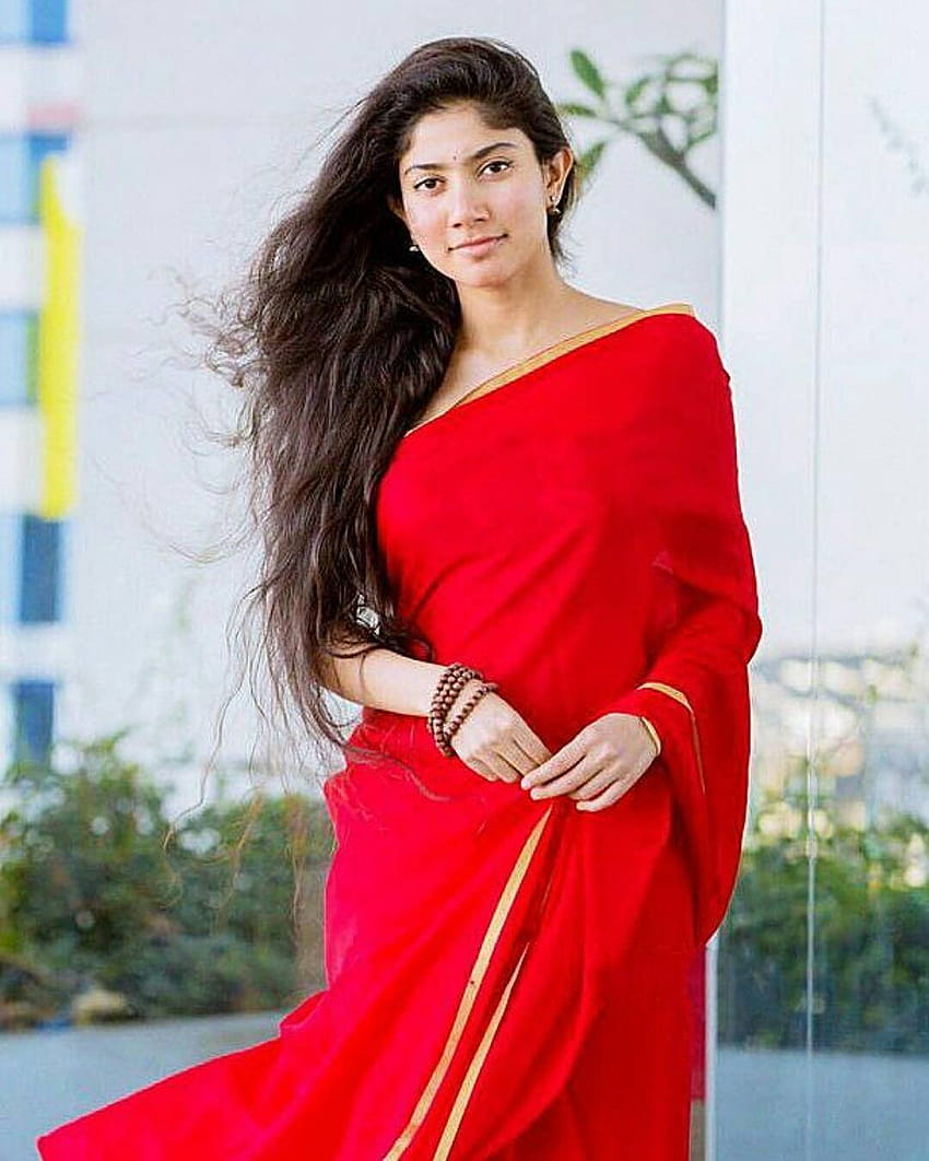 ] South Indian beauty Sai Pallavi's ethnic style statement presents her as the epitome of elegance, sai pallavi saree HD phone wallpaper
