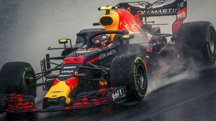 Expect an interesting F1 weekend as it is more likely to rain during Hungarian GP HD wallpaper