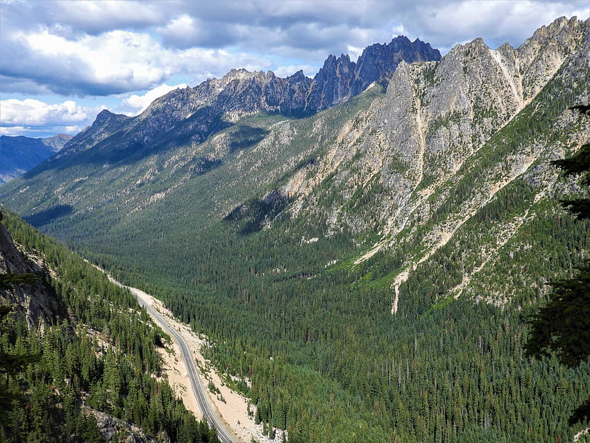 The fragile glacial world of Washington's North Cascades National Park, high mountain cascades HD wallpaper