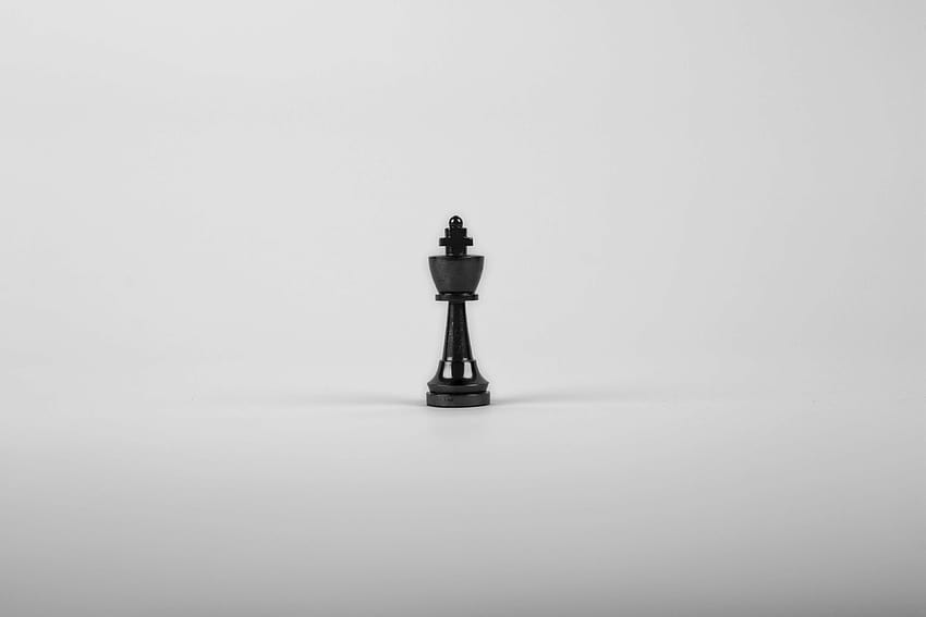 Black & White Chess Figure Wallpaper – Myindianthings