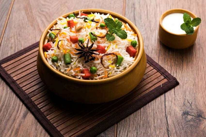 5 delicious veg Biryani recipes that you can make at home for lunch HD wallpaper
