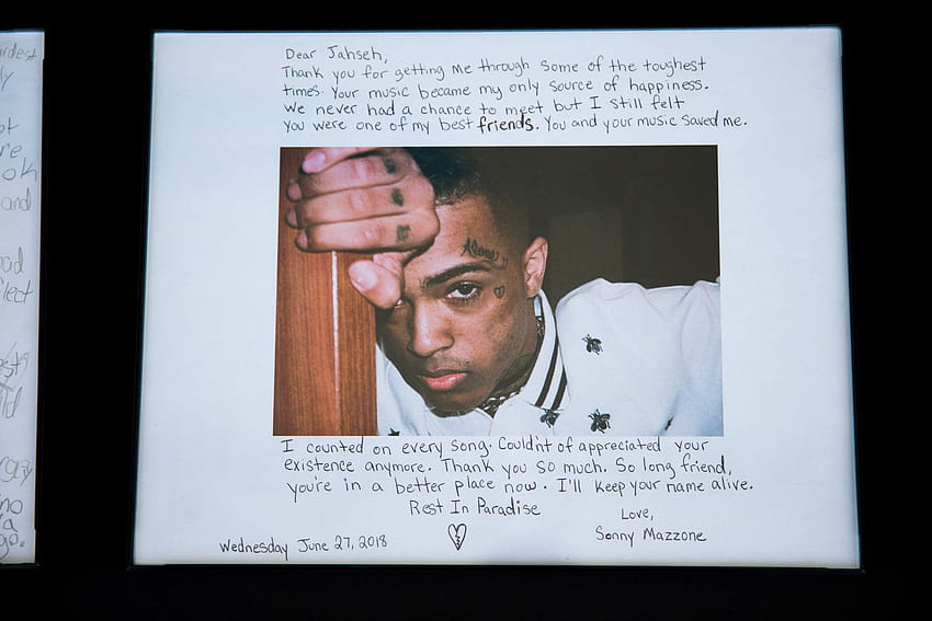XXXTentacion のファンは、ソーシャル メディアでの彼の公開追悼に反応します 高画質の壁紙