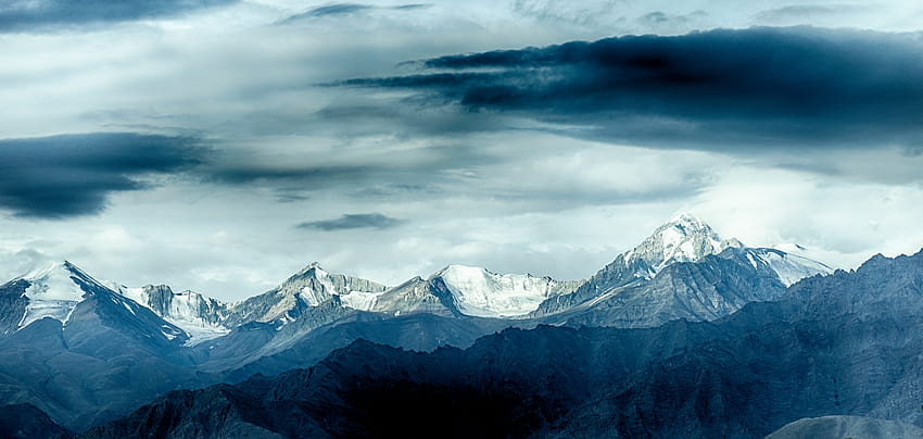 : Siachen Glacier in the Karakoram range HD wallpaper
