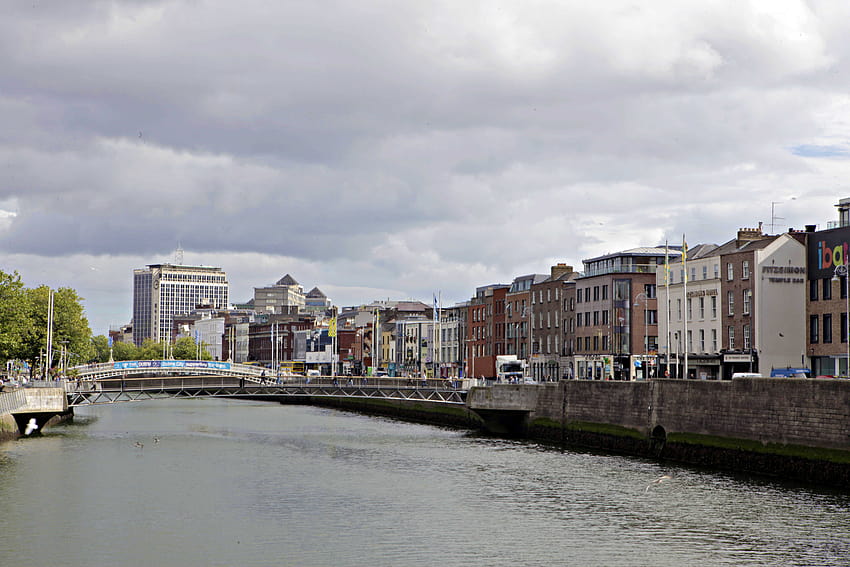 アイルランドのダブリンで撮影された 12 信じられないほどの都市周辺、リフィー川 高画質の壁紙
