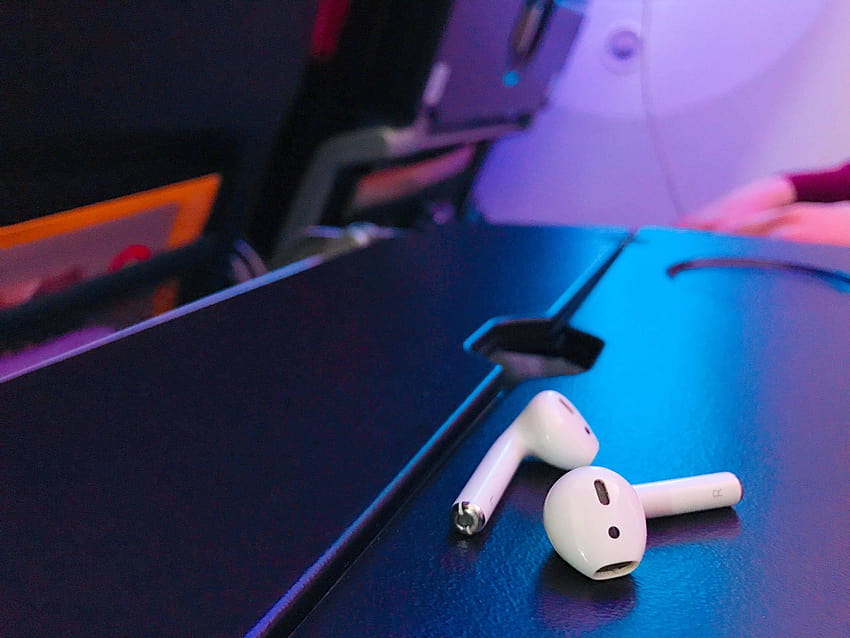 Do AirPods Work on a Plane? HD wallpaper