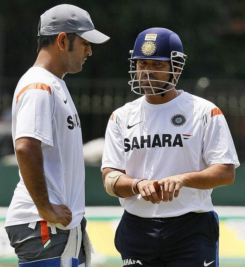 MS Dhoni and Sachin Tendulkar at a practice session, Colombo, July 25, 2010 200th.in HD phone wallpaper