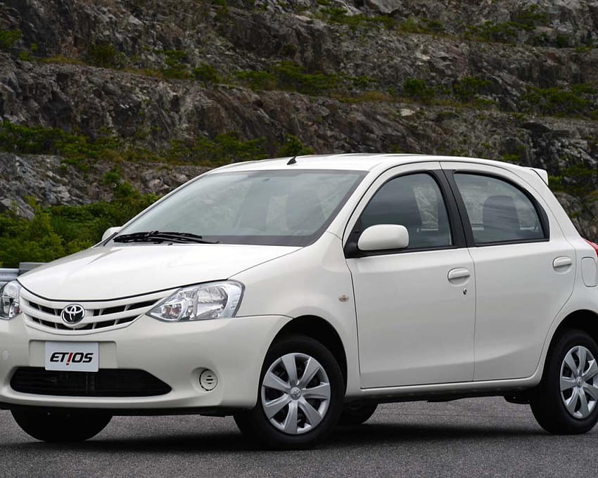 Toyota Etios Hatch And Sedan Revealed At Delhi Auto Expo