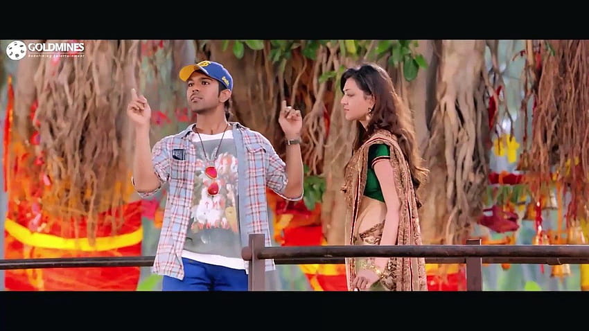 Ram Charan & Kajal Aggarwal Romantic Scene Yevadu 2 Movie Най-добра романтична сцена HD тапет