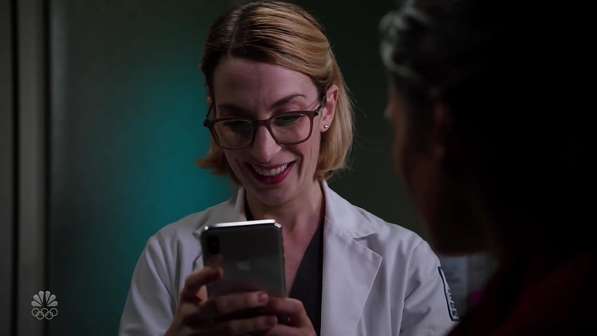 Apple IPhone Smartphone Used By Molly Bernard As Elsa Curry In Chicago Med Season 5 Episode 10 HD wallpaper