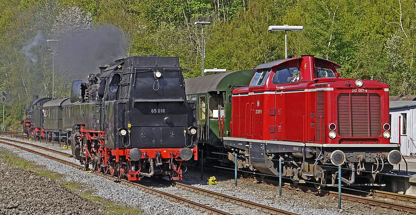 Locomotora de vapor, Locomotora diésel, Museo del Ferrocarril, Bochum • Para ti fondo de pantalla