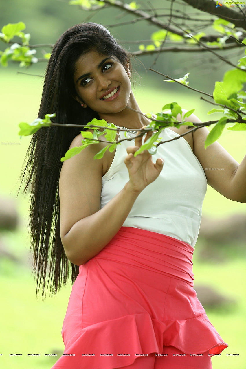 Megha Akash in Lüge HD-Handy-Hintergrundbild