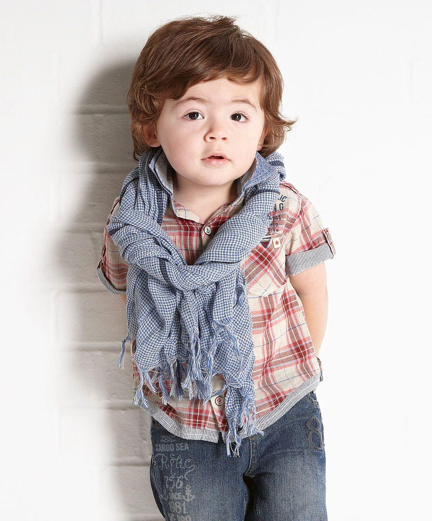 O modnych ubrankach dla niemowląt Śliczne ubranka dla chłopca, śliczny chłopczyk Tapeta na telefon HD