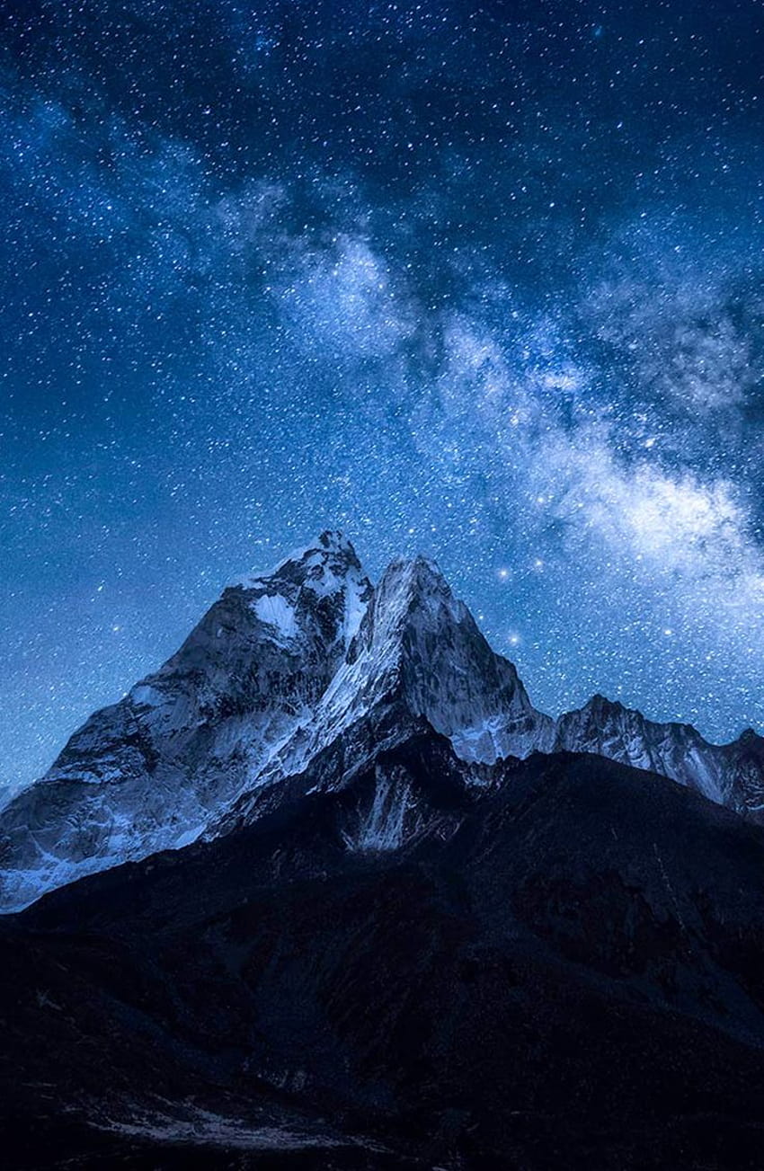 Nepal's Gosaikunda Lake in the Himalayas and the Milky Way above, himalayan iphone HD phone wallpaper