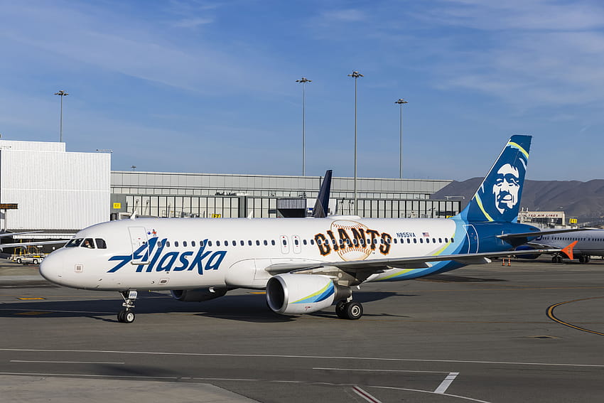 San Francisco Giants and Alaska Airlines' newest livery shows up in a GIANT way! HD wallpaper