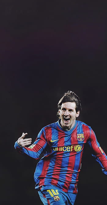 Với hình nền Messi trẻ đầy năng lượng này, bạn sẽ được chứng kiến khoảnh khắc trẻ trung và rực rỡ của ngôi sao bóng đá tài năng này. Hãy bấm vào hình để cùng xem Messi thể hiện tài năng của mình khi mới bắt đầu sự nghiệp nhé!