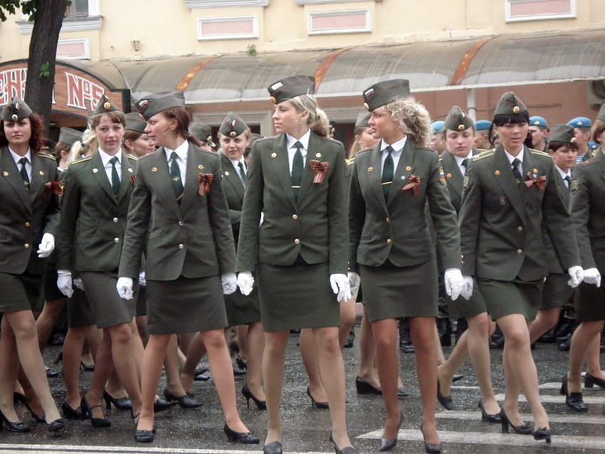 Uniforme de combate feminino do exército papel de parede HD