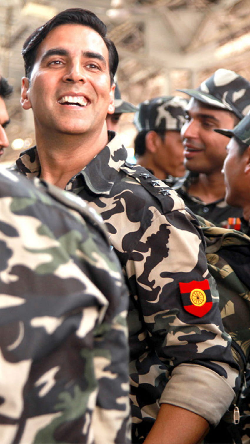Патриотични филми на Акшай Кумар, армия на Акшай Кумар HD тапет за телефон