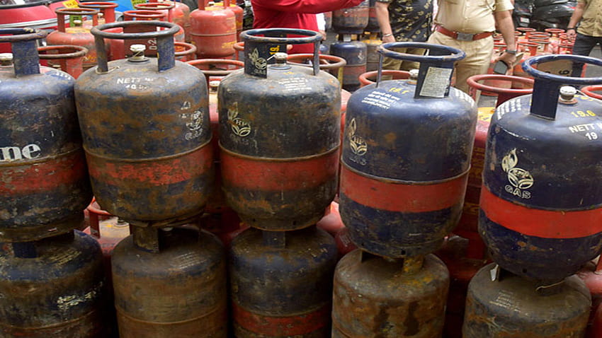 lpg: Domestic LPG cylinder gets expensive, price hiked by Rs 25 HD wallpaper