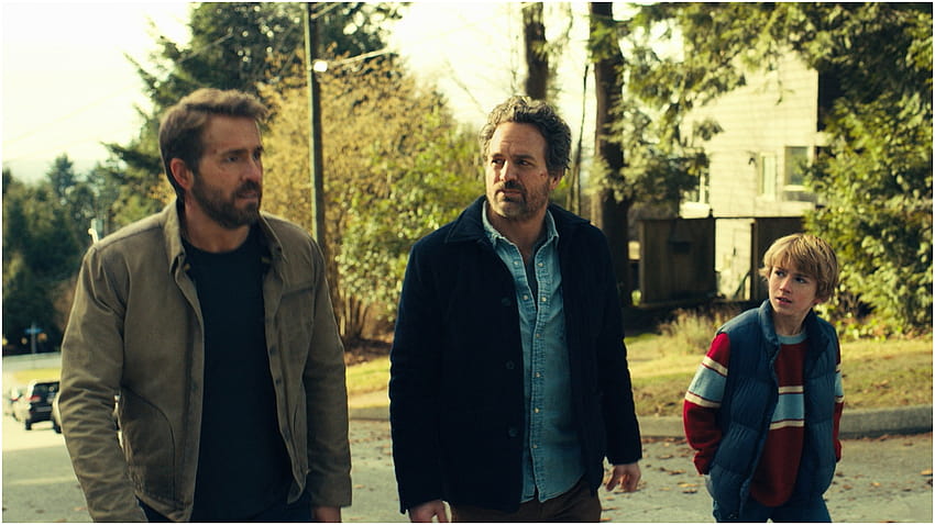 Netflix пуска първи поглед към The Adam Project с участието на Ryan Reynolds и Mark Ruffalo HD тапет
