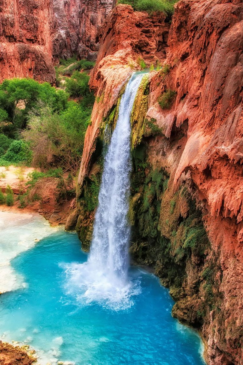 世界で最もカラフルな自然の驚異の 7 つ、カラフルな滝をご紹介します。 HD電話の壁紙