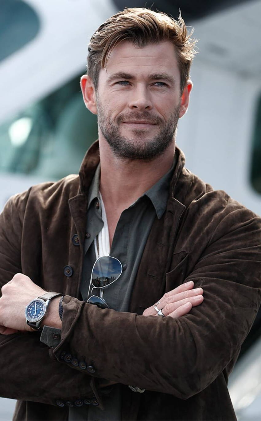 El video de entrenamiento sin camisa de Chris Hemsworth te hará sudar, Chris se volvió loco fondo de pantalla del teléfono