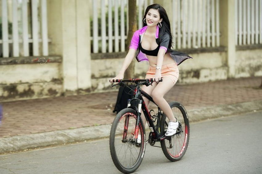 mujer, modelo, asiática, bicicleta, carretera, escote / y móvil y, mujer bicicleta fondo de pantalla