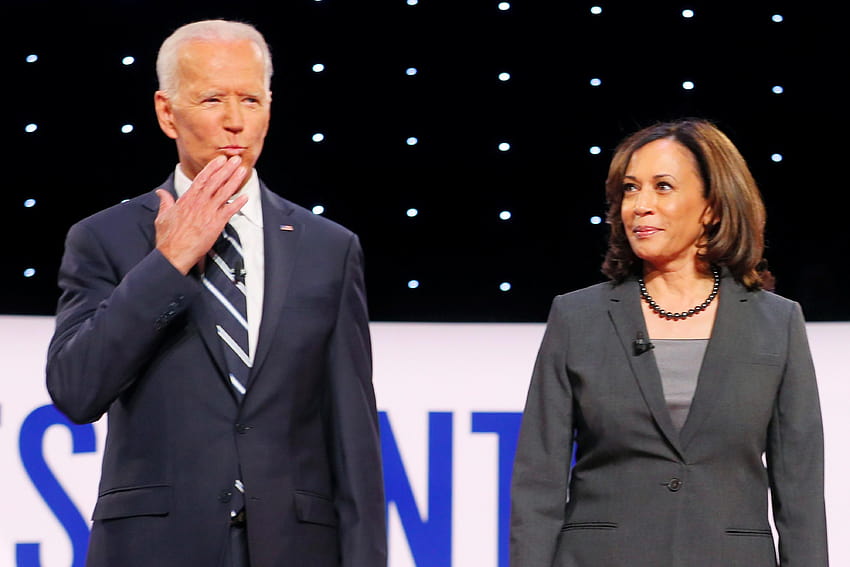 Kamala Harris는 Joe Biden과 Kamala Harris를 지지합니다. HD 월페이퍼