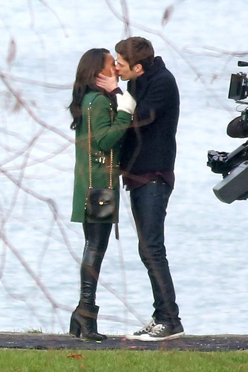 Grant Gustin y Candice Patton se besan en el set de Flash, candice ...