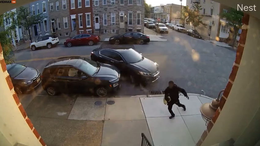 Watch: Woman tries to run over 'boyfriend' three times in heated argument HD wallpaper