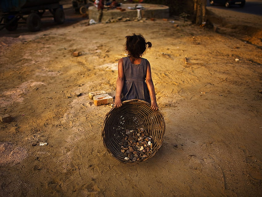 Jak firmy mogą unikać kupowania pracy dzieci – Nowa gospodarka, pracujące dziecko Tapeta HD