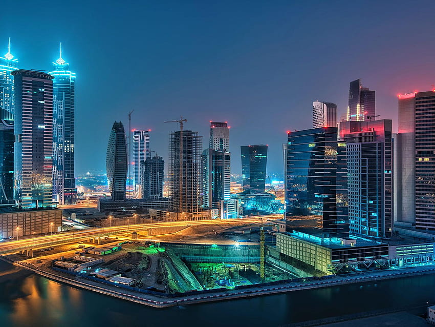 두바이 아랍 에미리트 도시 도로 야간 조명 콘크리트, 두바이 건물 야간 조명 HD 월페이퍼