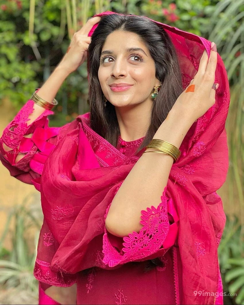 Mawra Hocane Height, Weight, Age, Affairs, Biography & More » StarsUnfolded