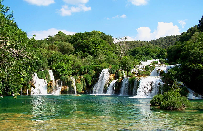 2020년은 크로아티아 크르카 국립공원 크르카 폭포에서 수영할 수 있는 마지막 기회입니다. HD 월페이퍼