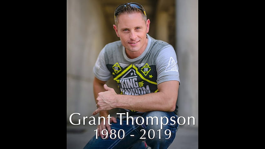 El rey del azar de YouTube, Grant Thompson, FILMA su propia muerte en paracaídas mientras los investigadores revelan que una extraña ráfaga causó un accidente fondo de pantalla