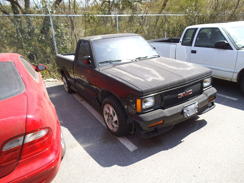 Storage Wars? Atlanta Has A 1991 GMC Syclone Up For Auction HD wallpaper
