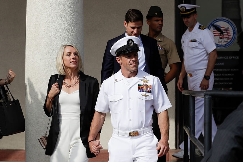 Trump cofa decyzję Marynarki Wojennej o usunięciu Edwarda Gallaghera z SEALs Tapeta HD