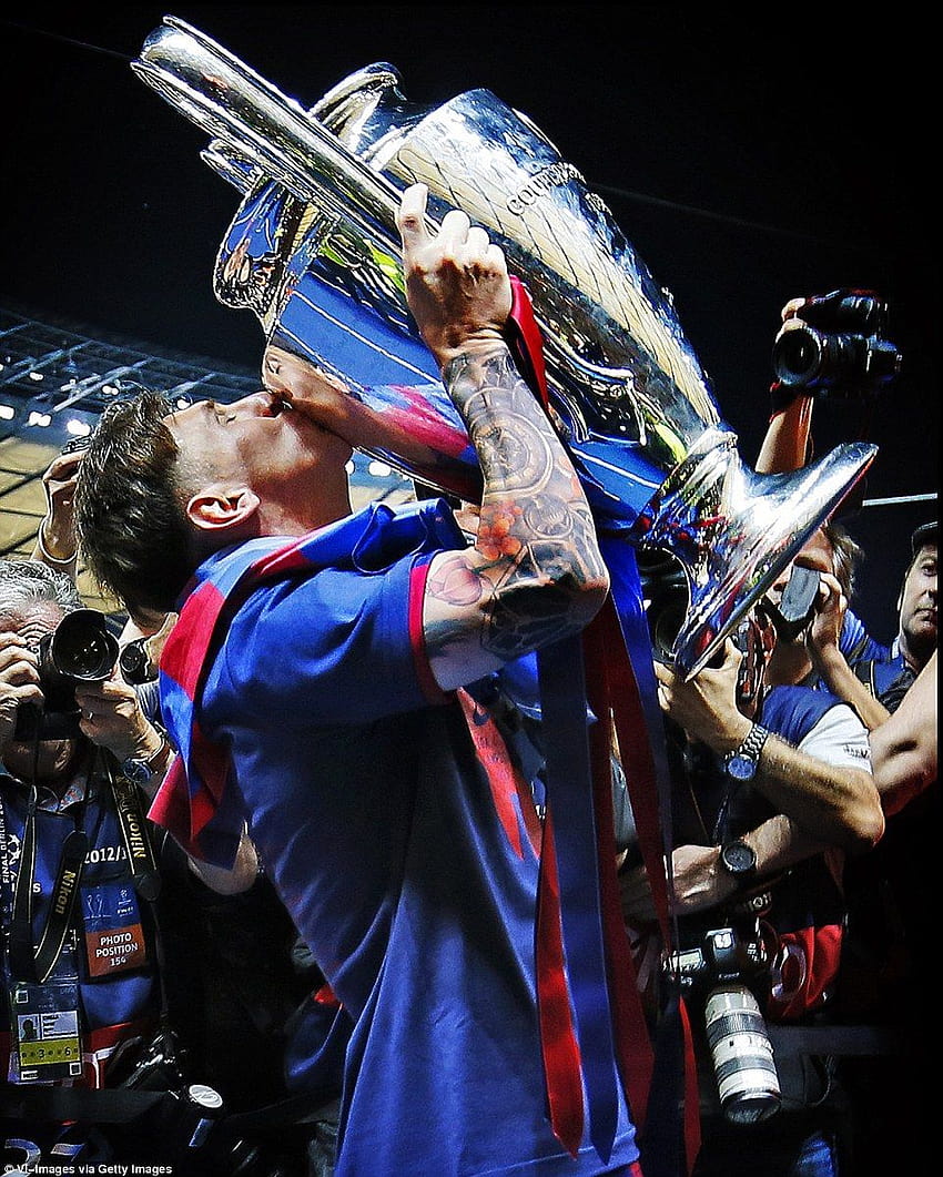 Messi가 그의 birtay를 축하하면서 여기 그의 최고의 Messi Champions League 28이 있습니다. HD 전화 배경 화면