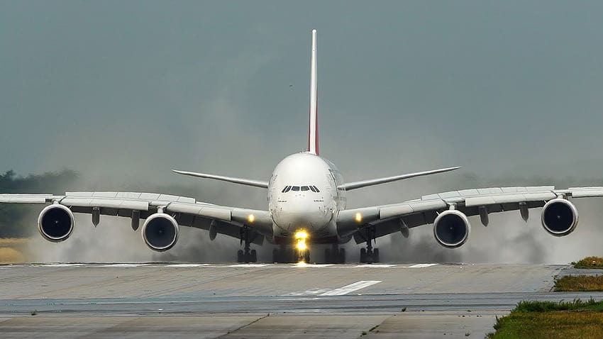 24 GROSSE FLUGZEUGLANDUNGEN und ABFLÜGE, Airbus A380 und Boeing 747 HD-Hintergrundbild