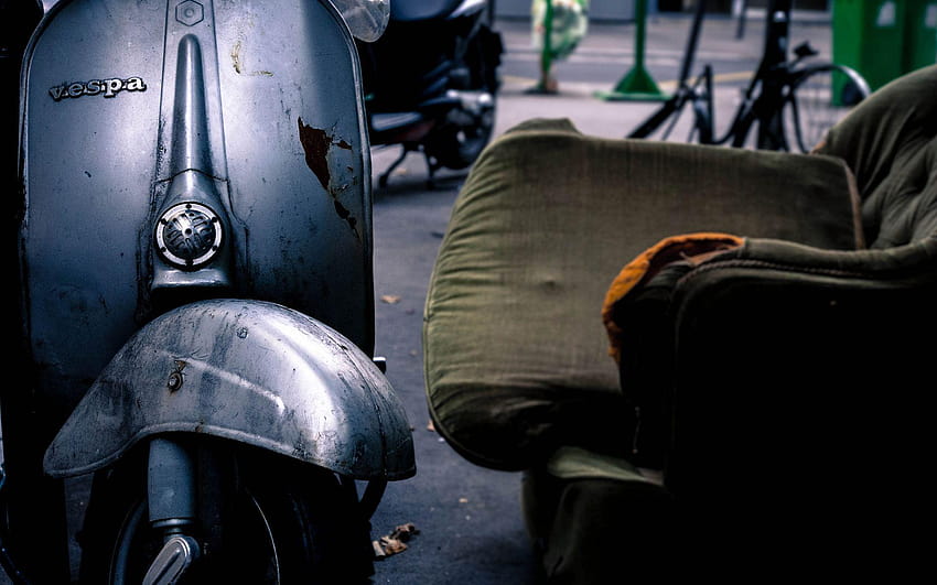 Old Vespa Scooter Exclusive HD wallpaper