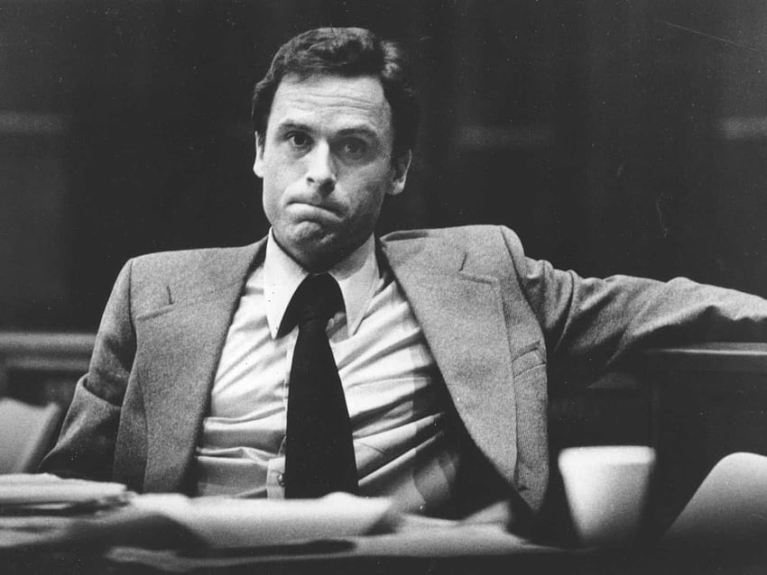 Ted Bundy: 'Üvey kızı' sadist katilin cinsel tacize uğradığını söylüyor HD duvar kağıdı